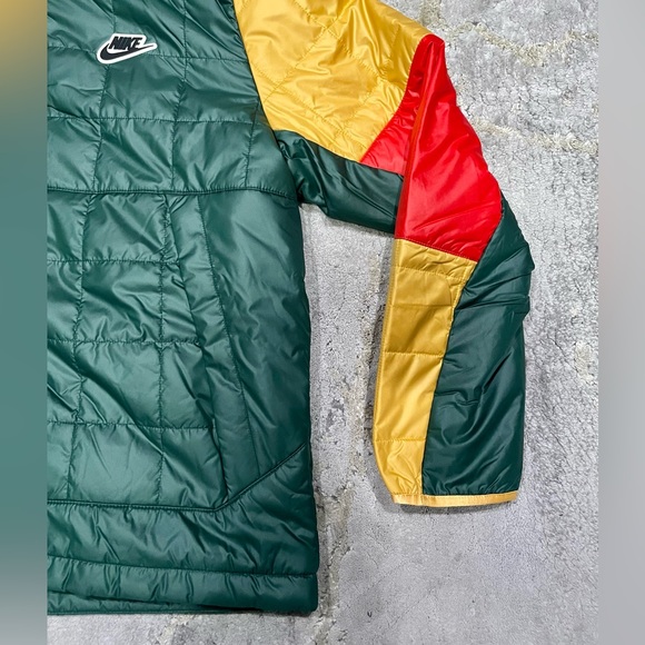 New!! Nike Synthetic Fill Colorblock Full-Zip Hooded Jacket - Large - Picture 4 of 7